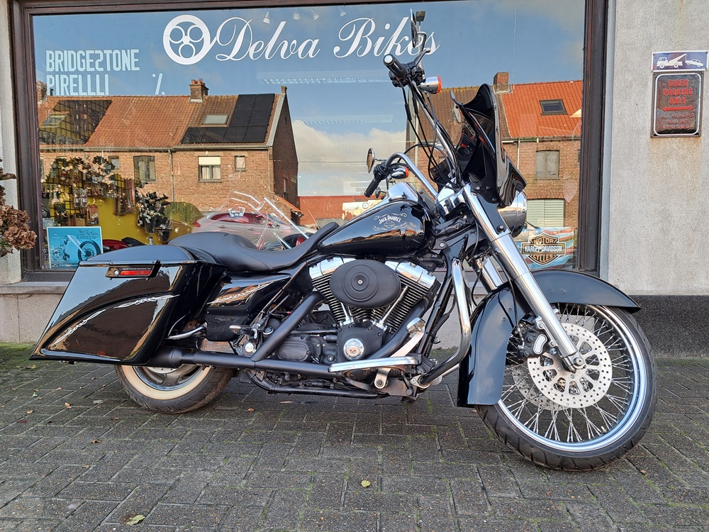 Harley Davidson FLHRS 90 road king classic year 2004